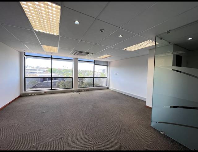 338M² OFFICE TO LET IN TYGER VALLEY